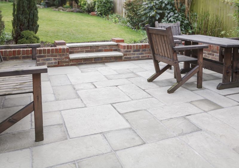 Elegant paver pattern